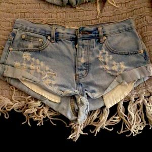 One teaspoon shorts used